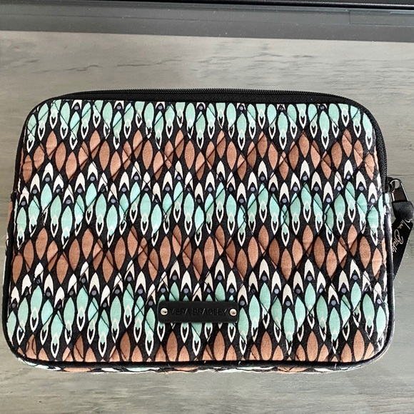 Vera Bradley Blue & Brown Patterned IPad Sleeve - Picture 1 of 7